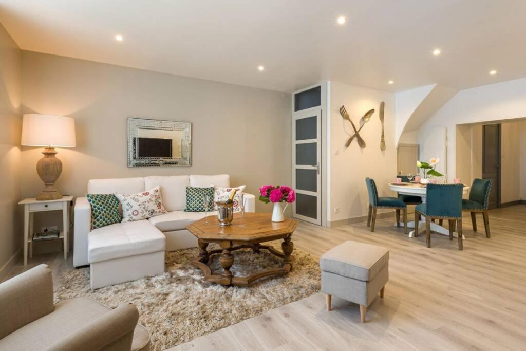 Chez La Tante Louise - Appartement Prive De Charme Passenans Ngoại thất bức ảnh